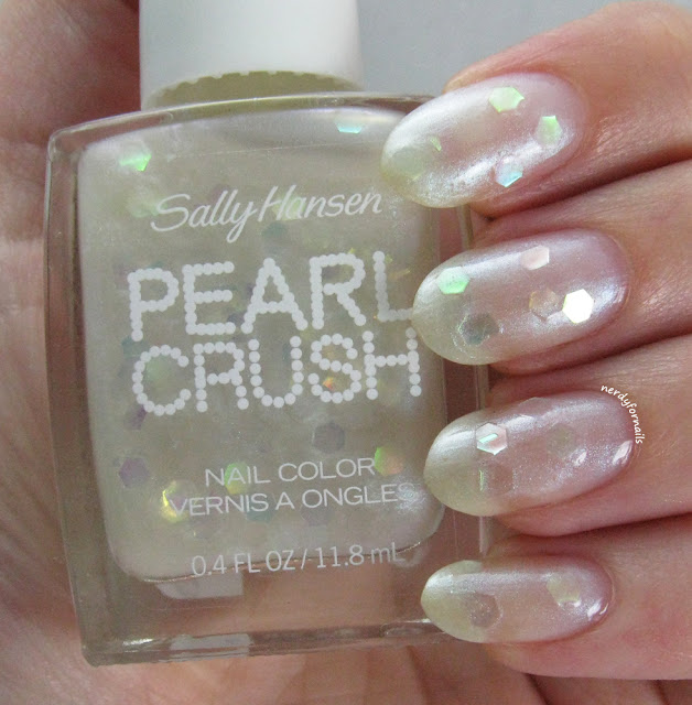 Sally Hansen Pearl Crush Oy-Ster It Up! Swatch