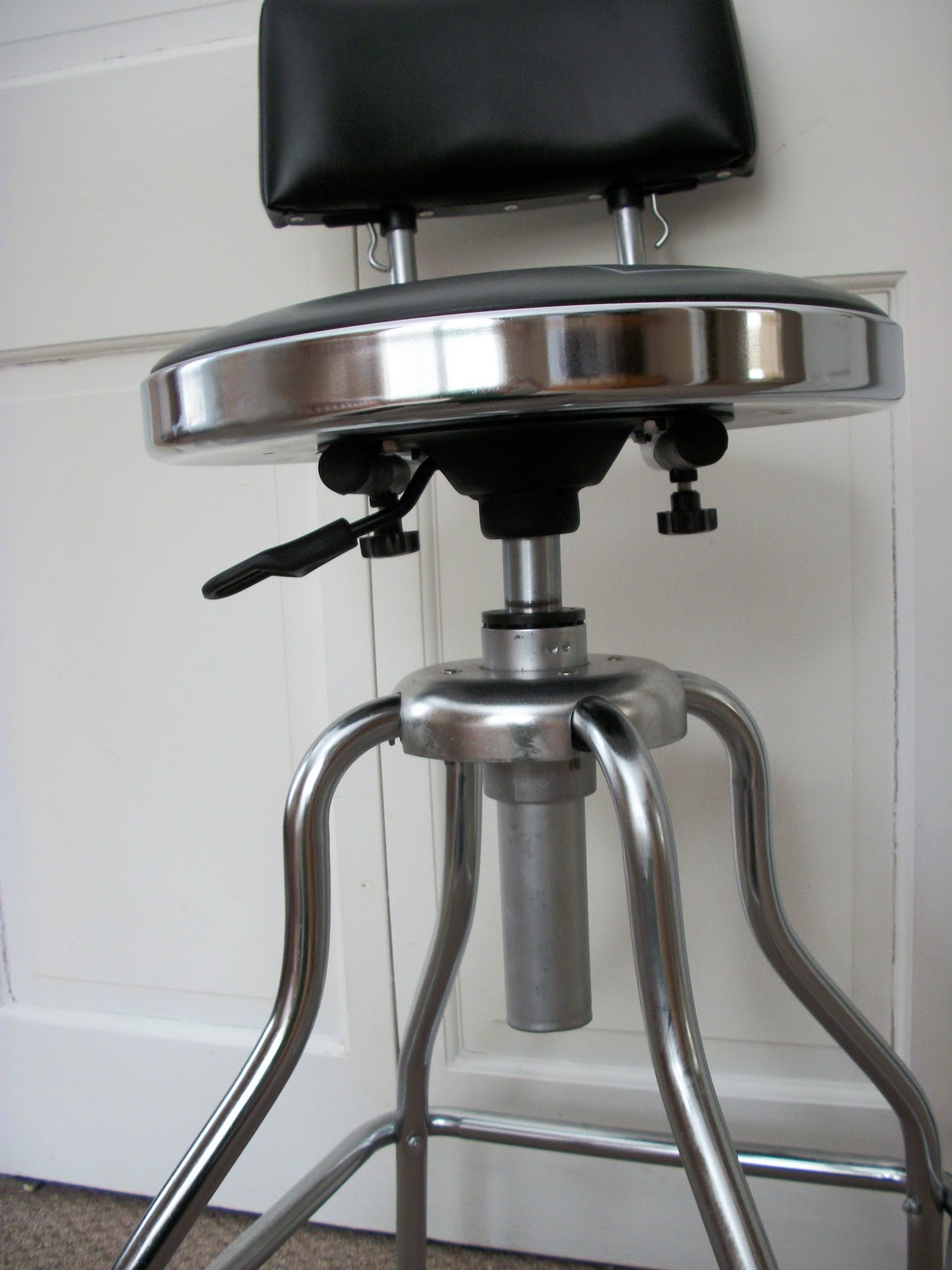 exeterbay Like New Craftsman Swivel Stool Work in Comfort 45