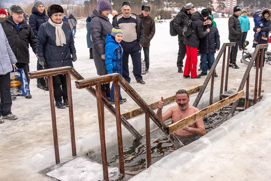 Через городской пляж и остров