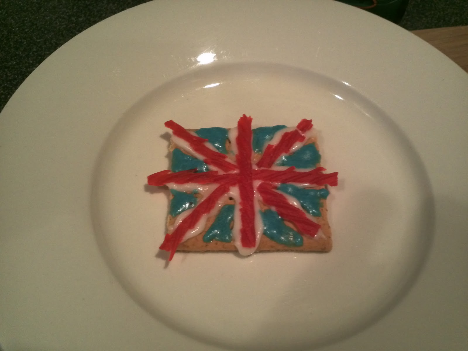 4 young designs Union Jack cookies
