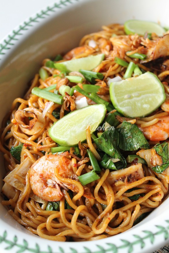 Mee Goreng Sedap Azie Kitchen