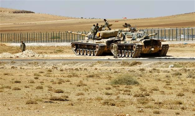 Τουρκικά τανκς παίρνουν θέση σε Συριακά σύνορα … έτοιμοι για εισβολή στη Συρία !