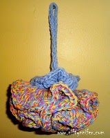 http://www.niftynnifer.com/2013/08/free-washcloth-carnation-poof-crochet.html