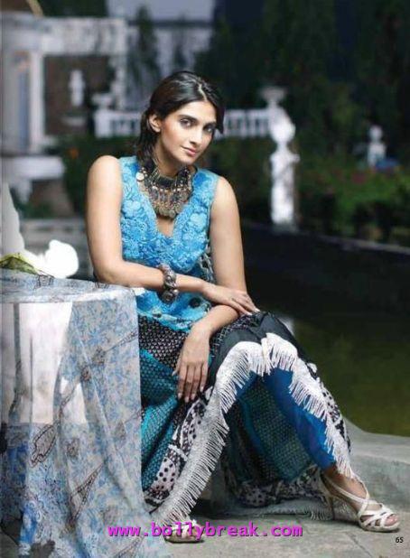 Sonam Kapoor in blue kurit pajami - Sonam Kapoor Photoshoot in Pakistani Kurti Suits