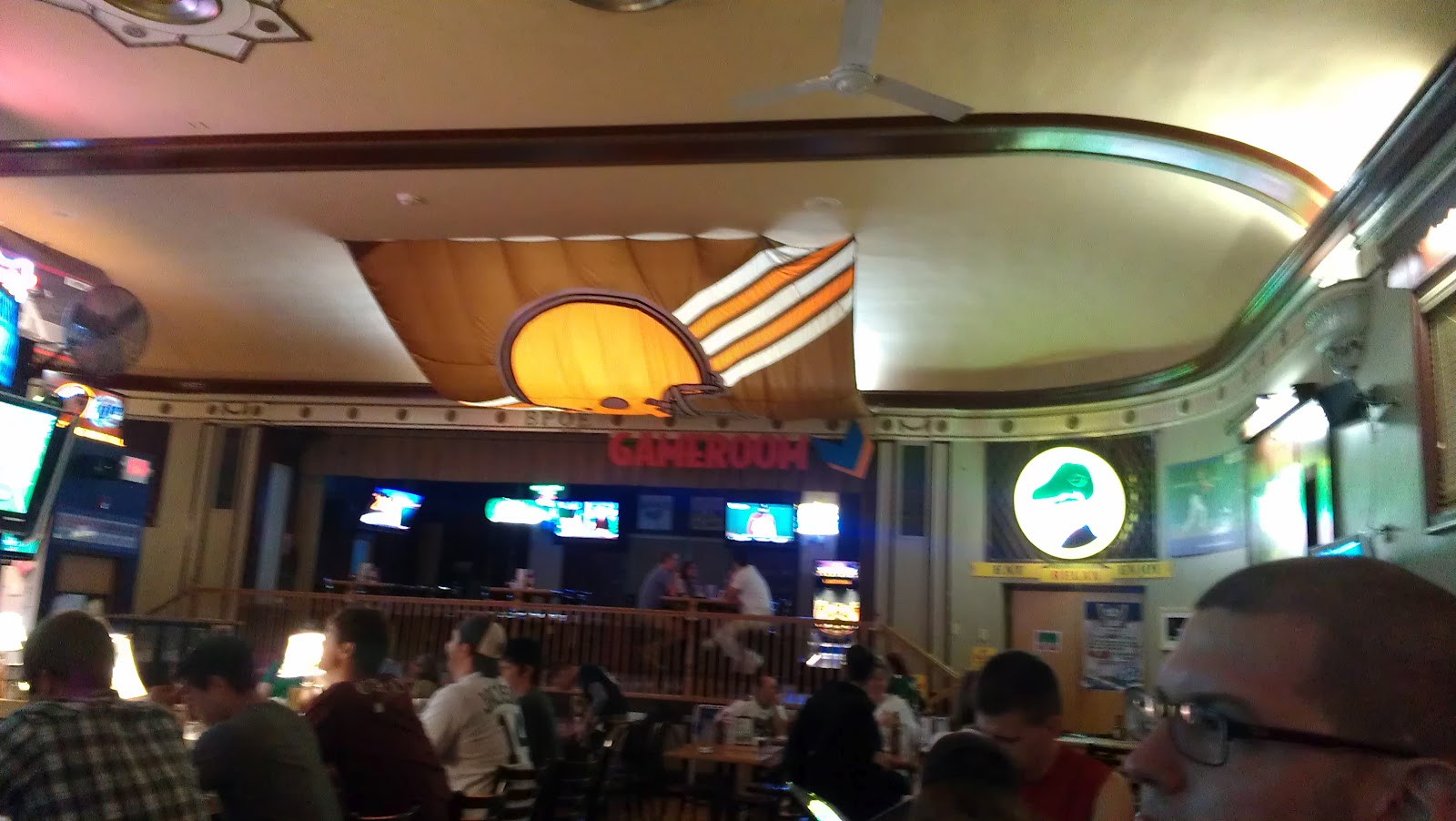 Every Bar in Lakewood: Bar 11 The Winking Lizard