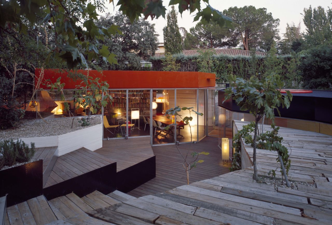 Silicon House with Natural Environment Inspiring Modern Home