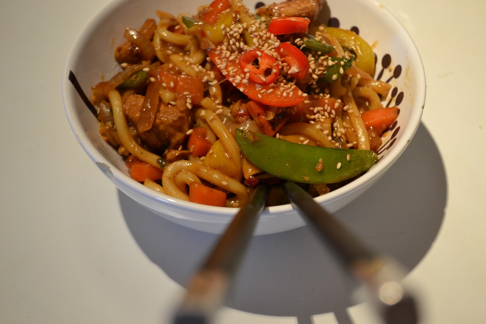 Savoury Wednesday Udon Nudeln mit Chicken Teriyaki und Gemüse The