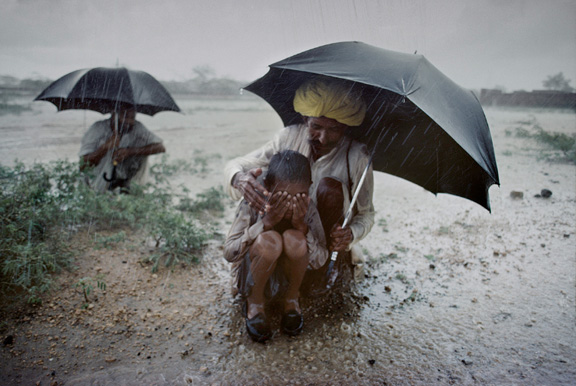http://www.stevemccurry.com/mai...