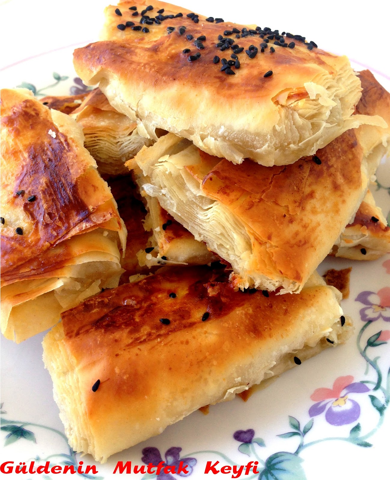 Gülden�in Mutfak Keyfi Baklava Yufkasıyla Börek Tarifi