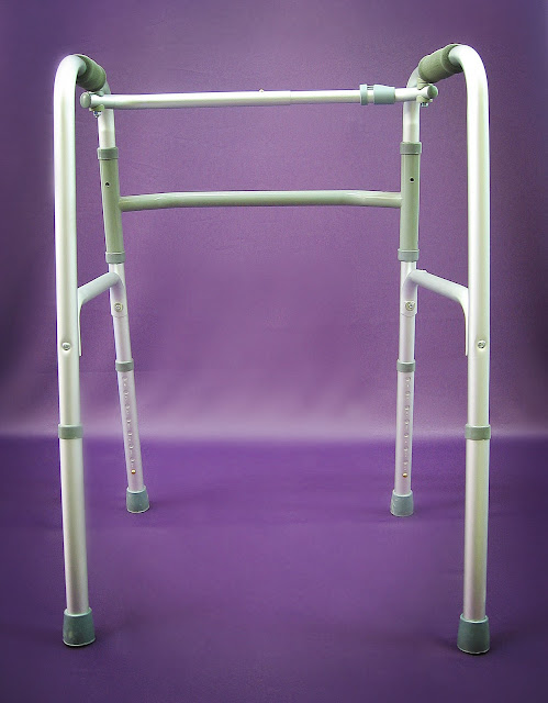 9. Walking frame reciprocal foldable adjustable height 助行框-可随步伐移走 Alat bantu jalan reciprocal