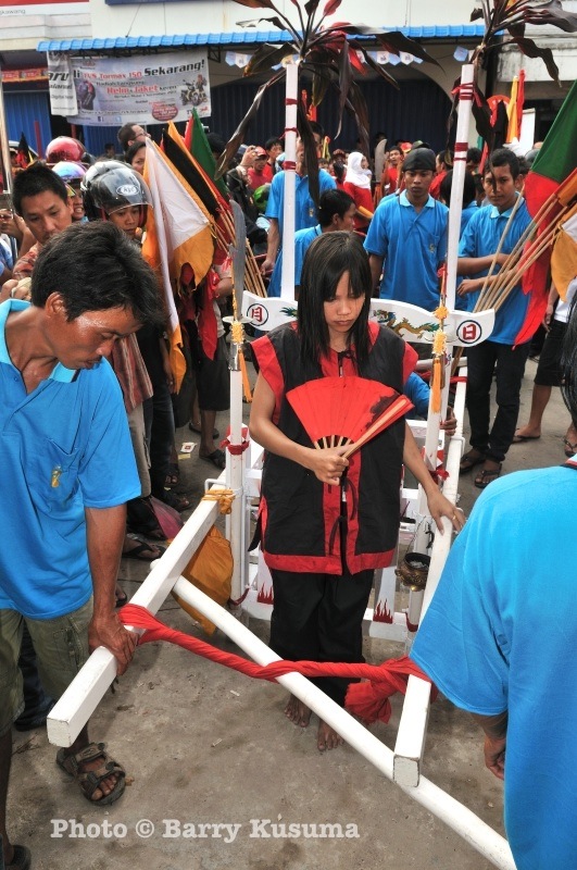 Atraksi Tatung Singkawang, yang hanya ada di Indonesia. Informasi Utama