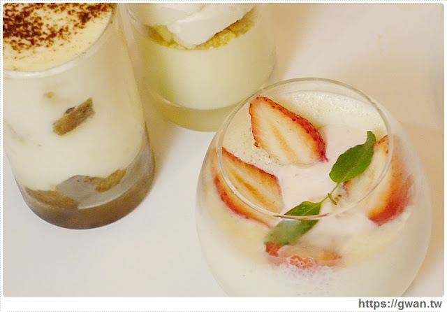 O Rose法式冰淇淋,捷運美食,捷運藍線美食,花朵冰淇淋,玫瑰花冰淇淋,少女甜點,夢幻甜點,手工冰淇淋,甜點下午茶,玫瑰花瓣,法國主廚-34