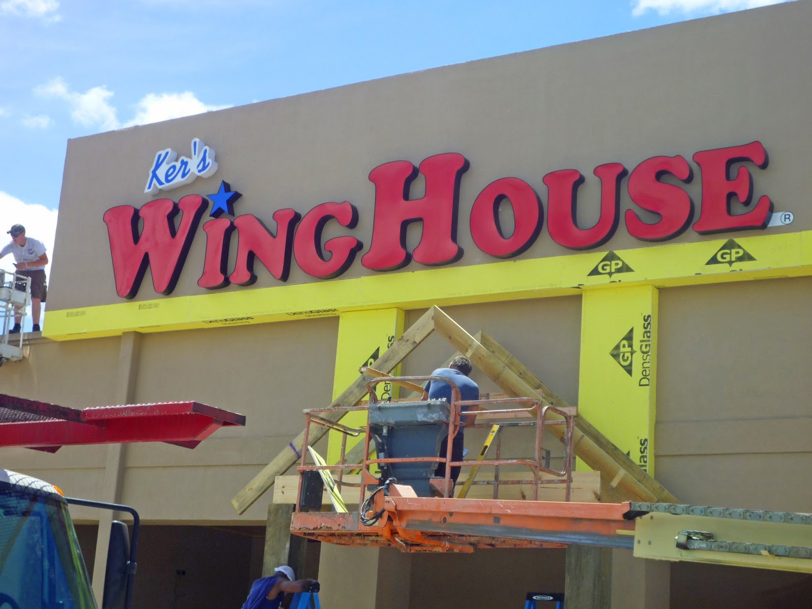 New Tampa and Wesley Chapel, FL Signs go up on Wesley Chapel's newest