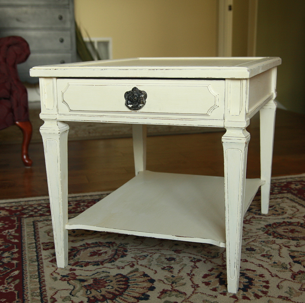 Huckleberry Lane Cottage End Table