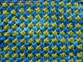 Bee Stitch Bee Stitch is an easy textured stitch pattern and it produces an interesting textured fabric http://knittingunlimited.blogspot.com