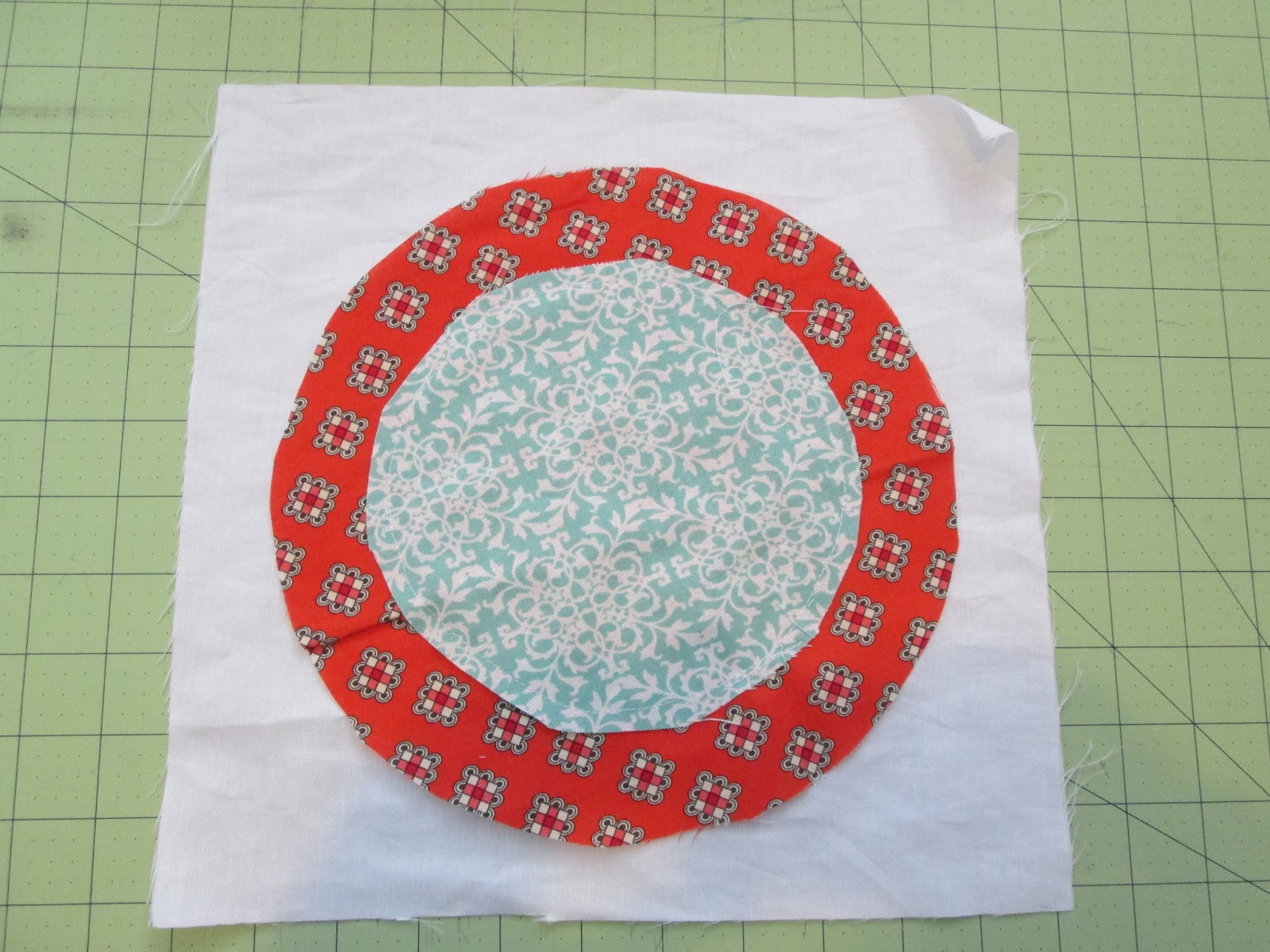 Quackadoodle Quilt Tutorial Raw Edge Circle Quilt