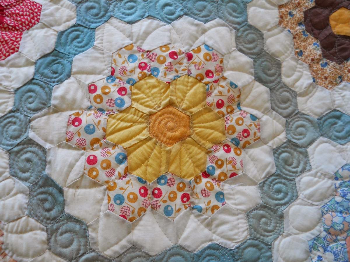 Cascade Quilts: grandmother's flower garden hexagon quilt