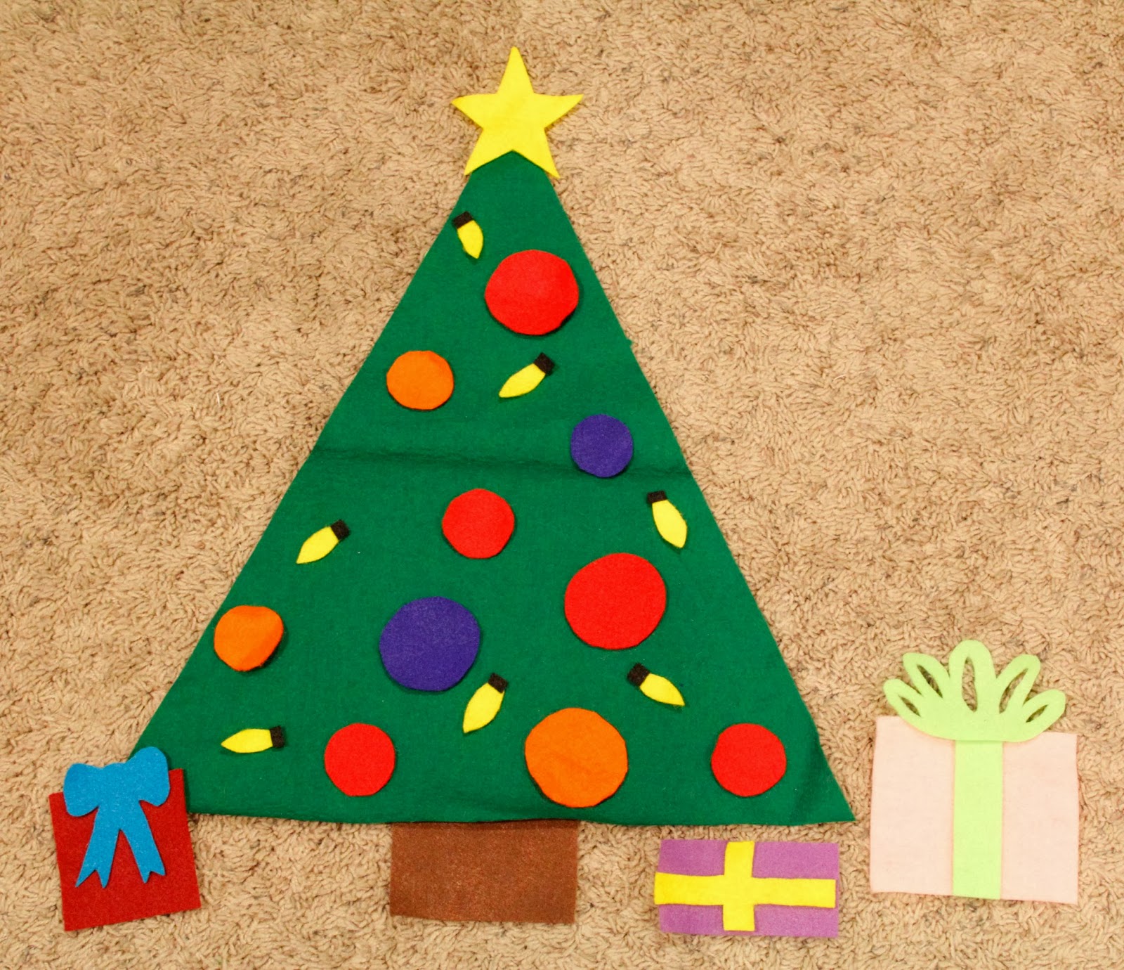 Potpourri Mommy Felt Christmas tree