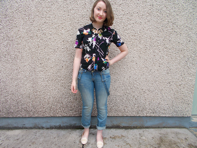ootd outfit denim dungarees floral shirt lessthan10pounds new look primark fashion blogger