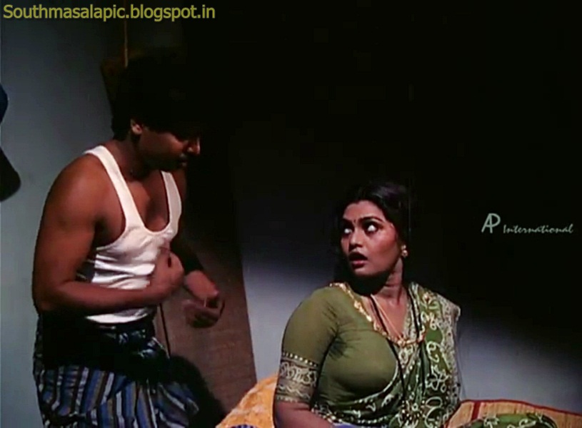 Silk Smitha Urvashi Hot Side Mulai in Blouse Saree