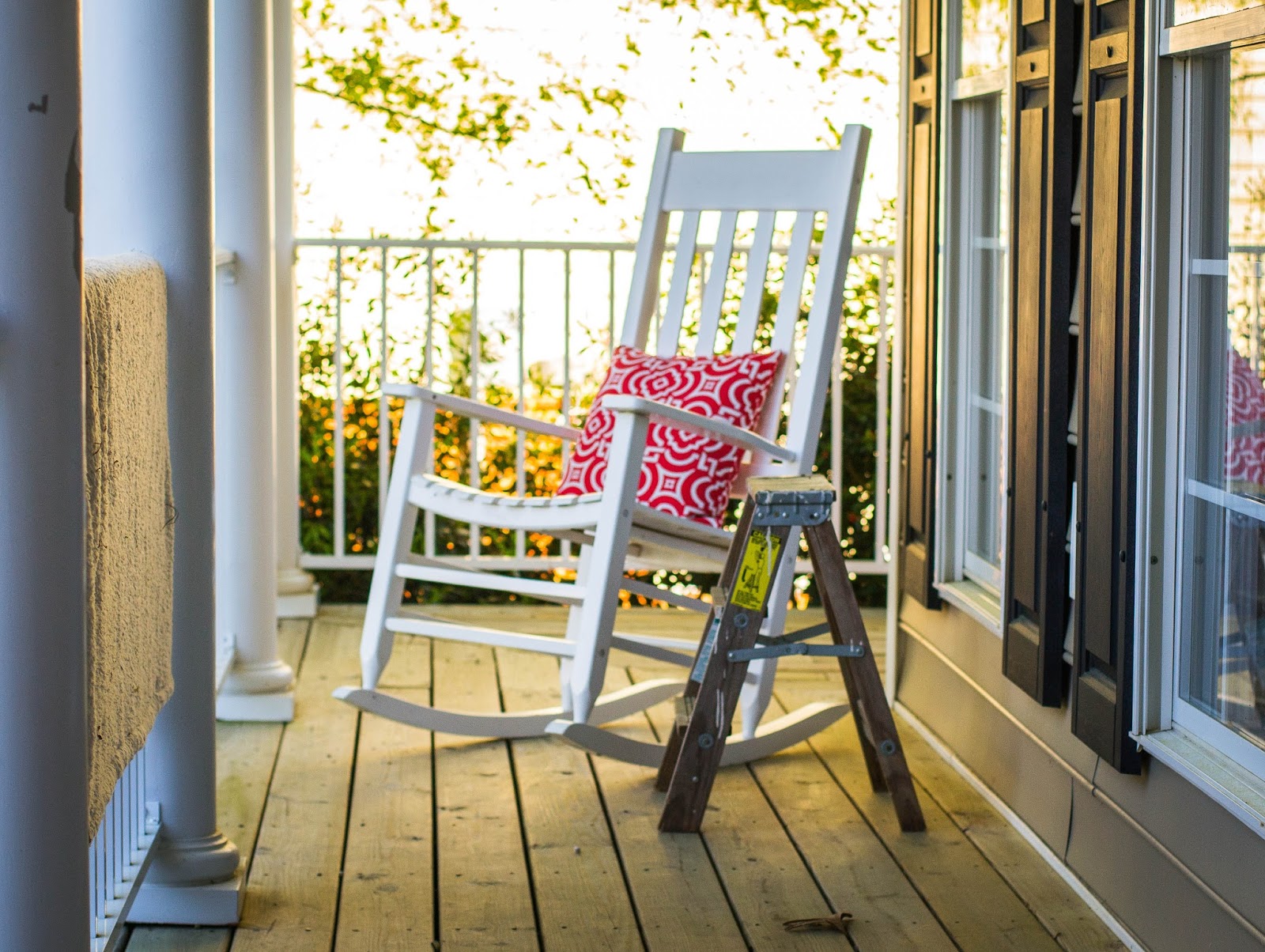 Down to Earth Style: Indoor Accents on the Outdoor Porch