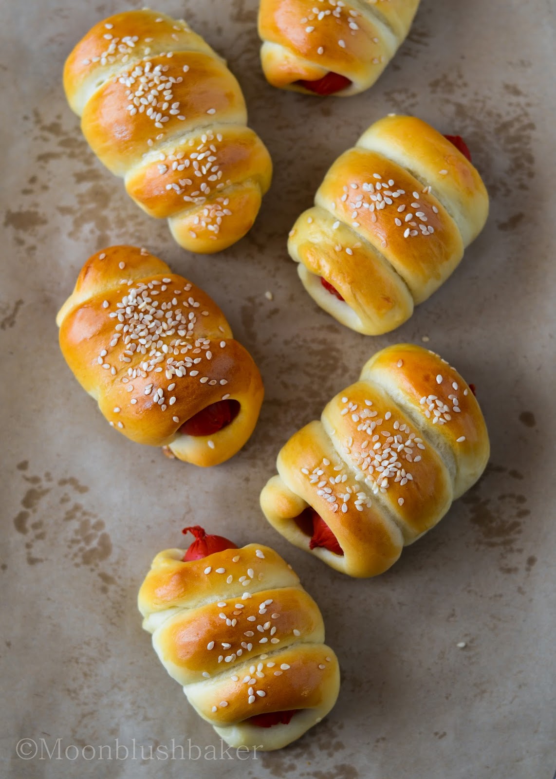 Clutter bug paradox// Hong Kong sausage bun The moonblush Baker