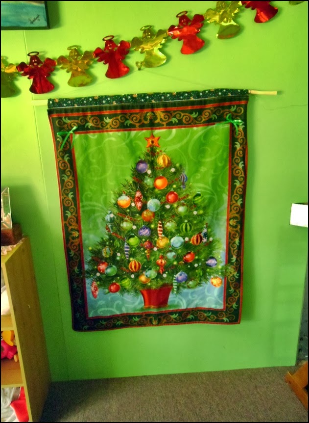 These little wagons.... Christmas tree fabric panel making the most