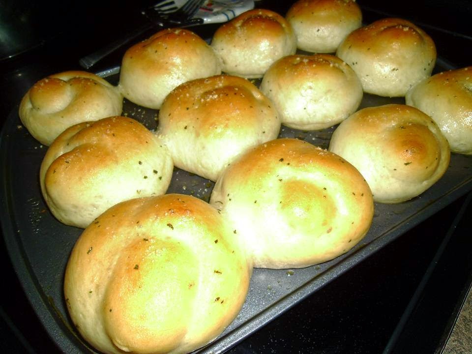 Weightloss, Recipes and DIY with Kari Garlic Yeast Rolls