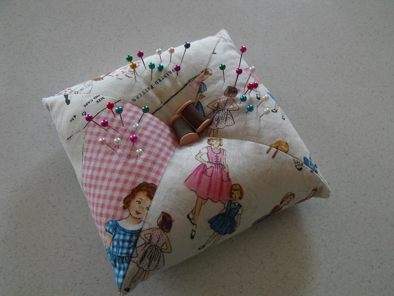 A Few Of My Favorite Things Pin Cushion with Matching Tote