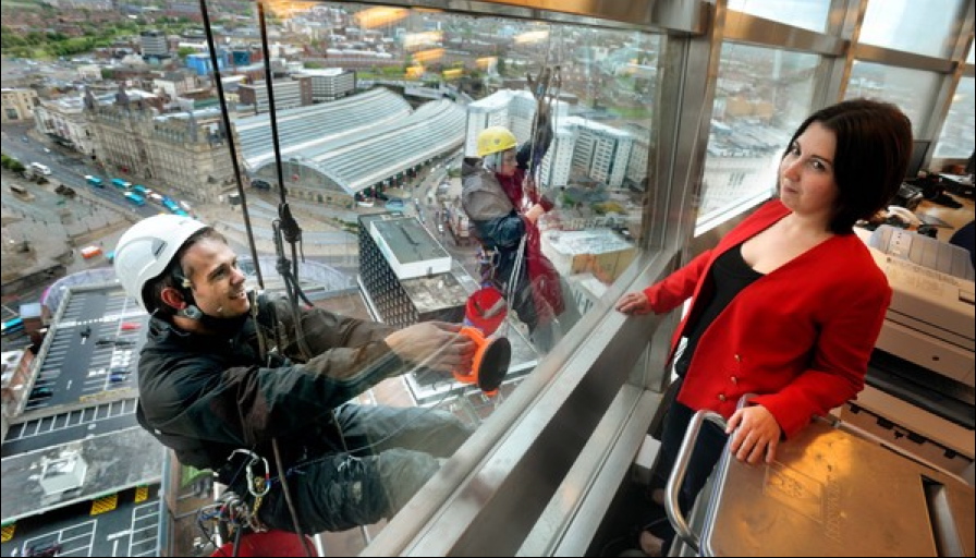 RobinsonSolutions Professional Window Cleaning High Flying Window