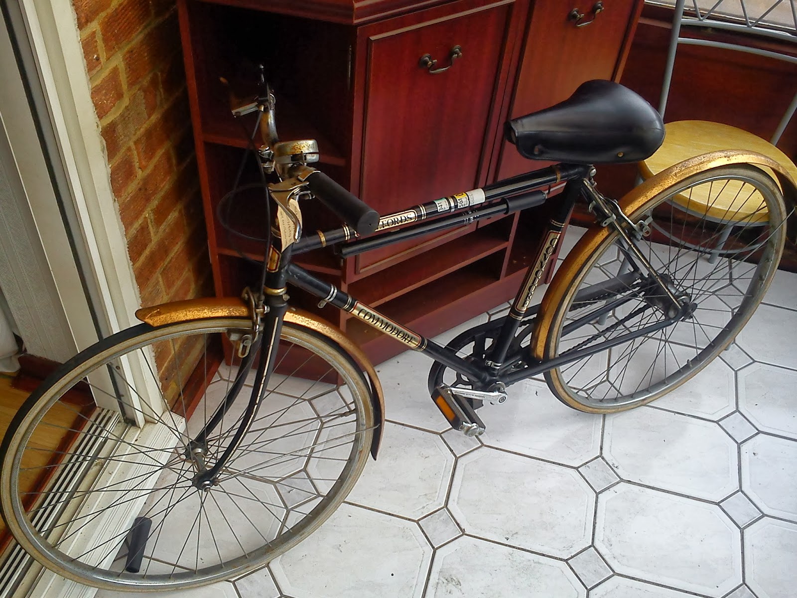 halfords descendants bike