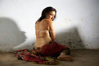 Pooja, gandhi, showing, her, body
