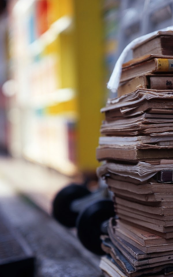 Pile Of Books Macro  Android Best Wallpaper