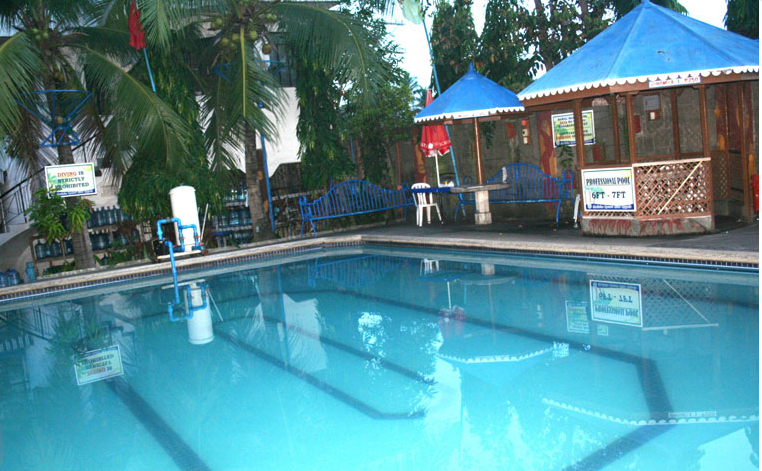 Bulacan Resorts (Philippines): Malolos Resort Club Royale in Malolos