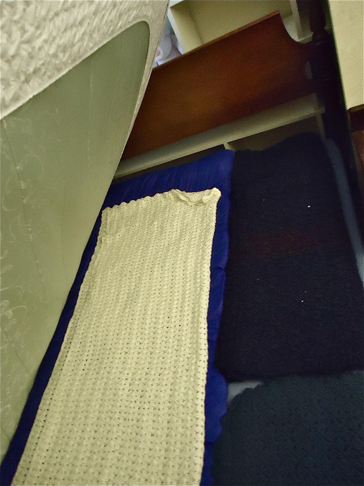 rowhouse HOME small spaces blanket storage