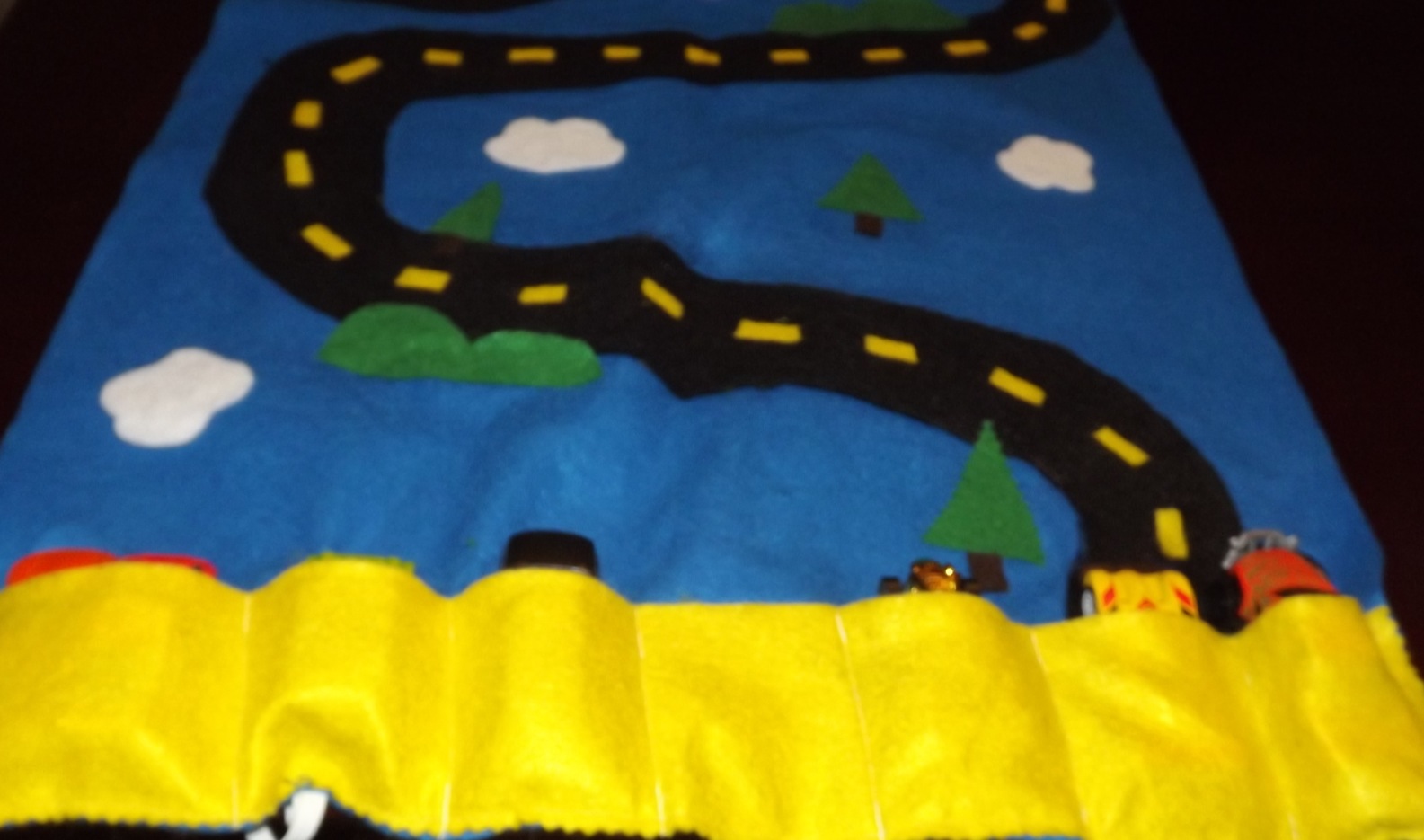 Hoyby Crafts How To Toy Car Holder and Felt Road Roll Up