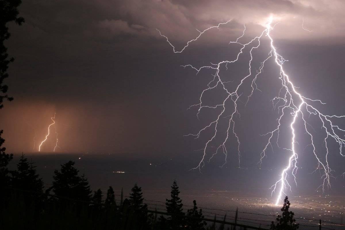 Resultado de imagem para Mais de 3 mil raios atingiram o Ceará somente em janeiro