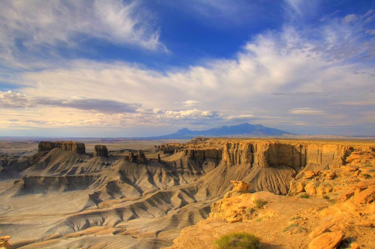Evening photo Utah desert Blazing Cat Fur