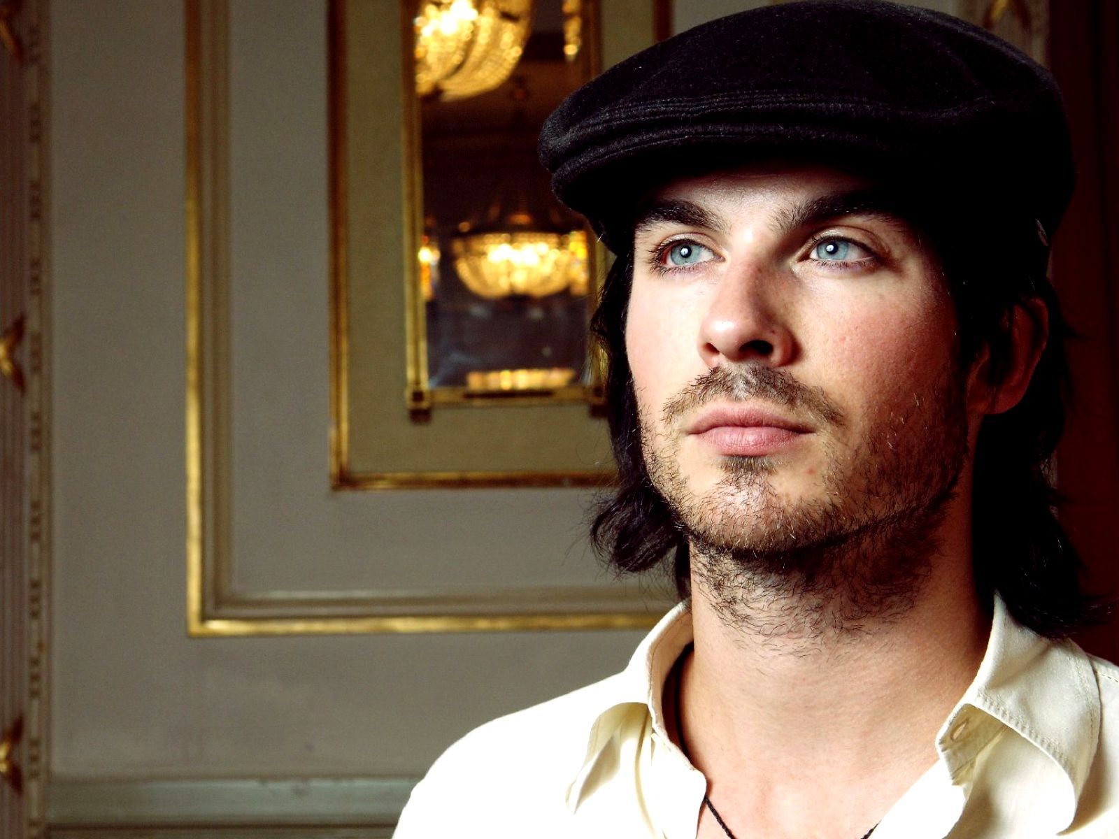 http://3.bp.blogspot.com/-A8l3-NhXop4/Tjw4ftxUCVI/AAAAAAAAAZ8/3-hdaWoRoMw/s1600/ian-somerhalder-386164-1600x1200.jpg