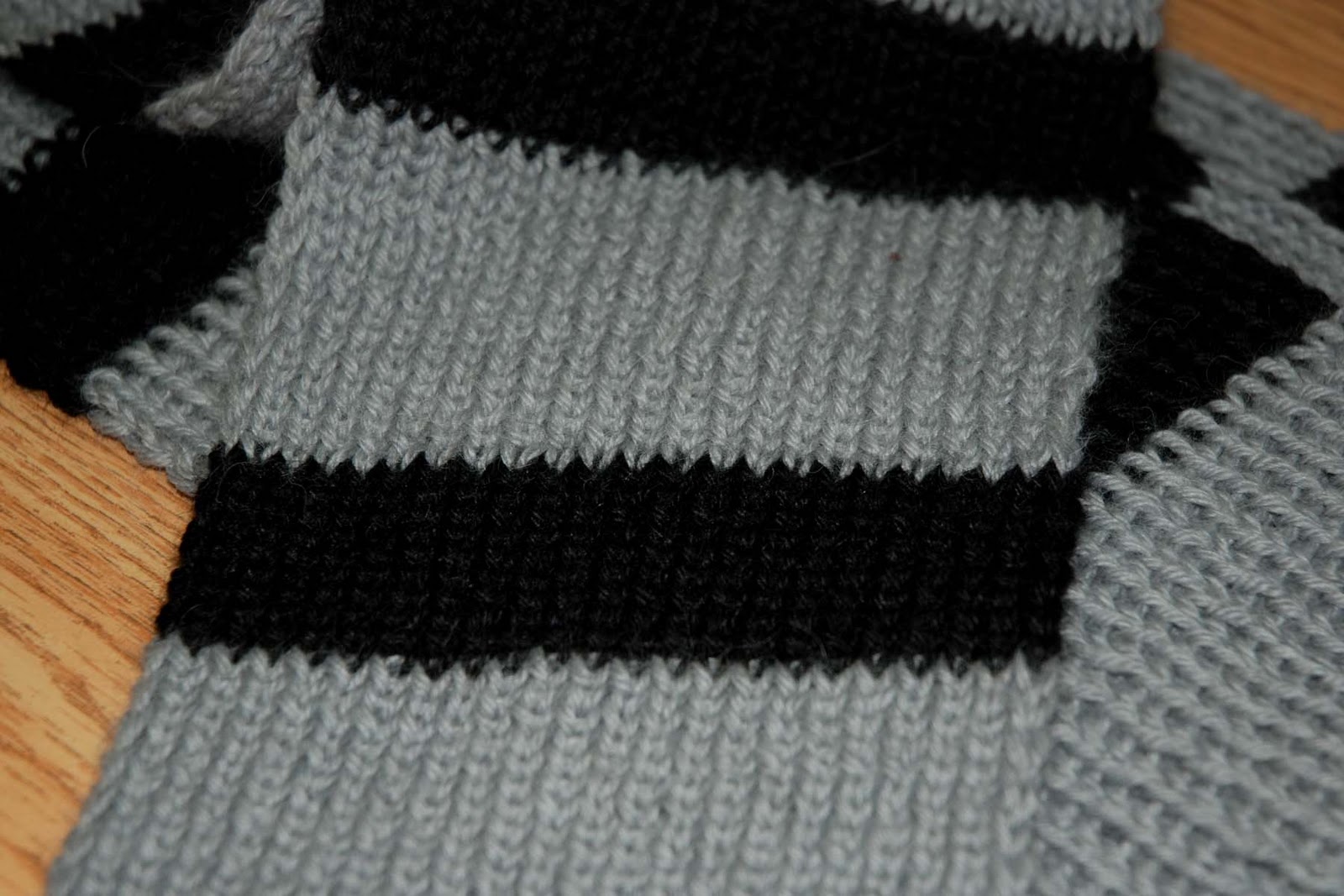 Gru Scarf