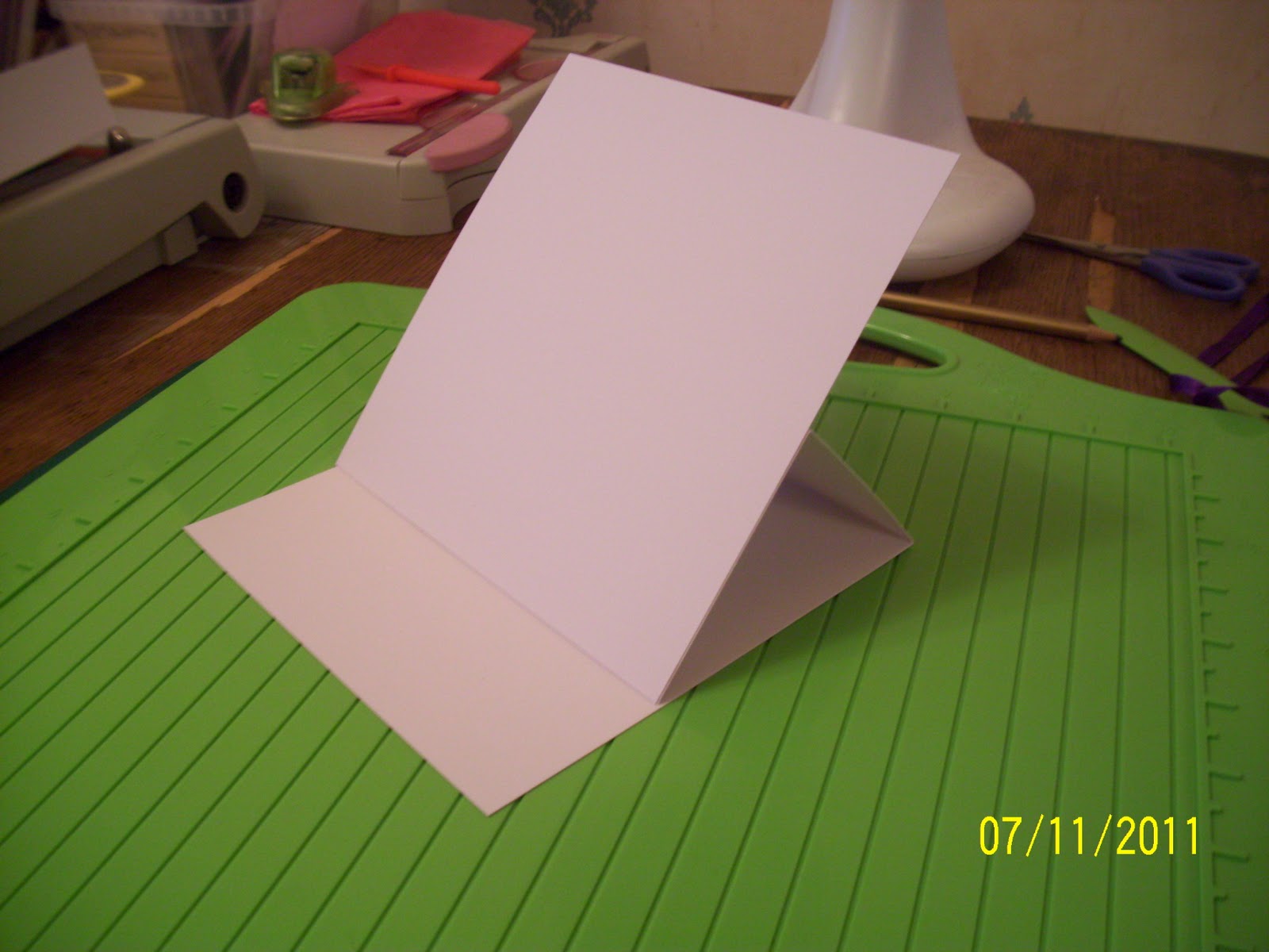 TRACEY'S KRAFTS Easel Card Tutorial