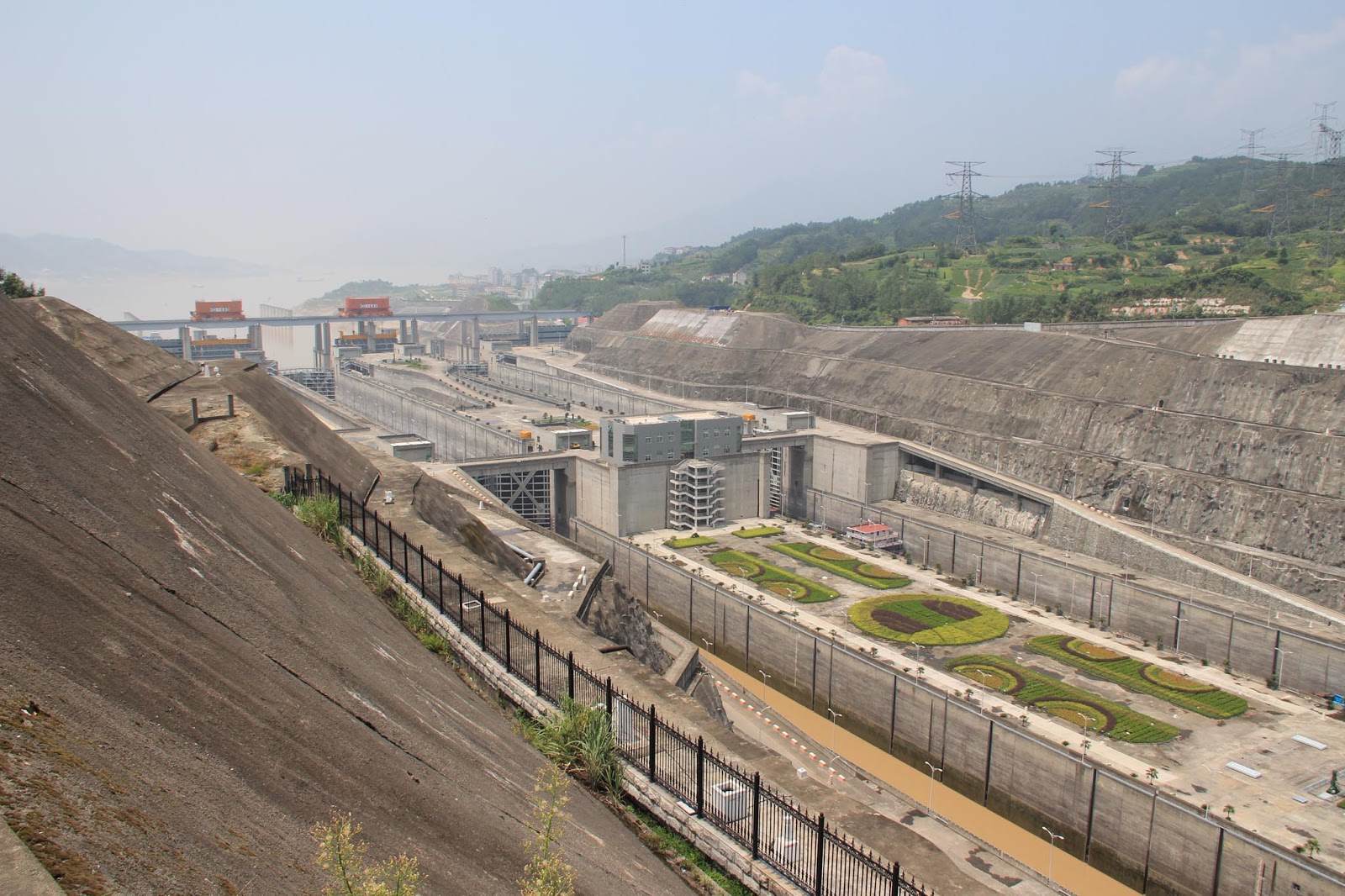 Three Gorges Dam1600 x 1066