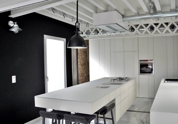 Marzua: Convertir una casa habitada en un showroom interactivo; la