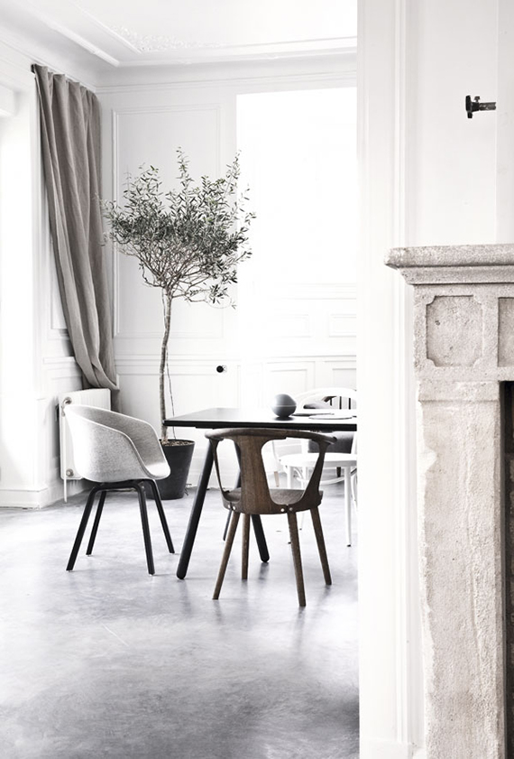 Concrete floors and mix and match dining chairs | Interior Magasinet