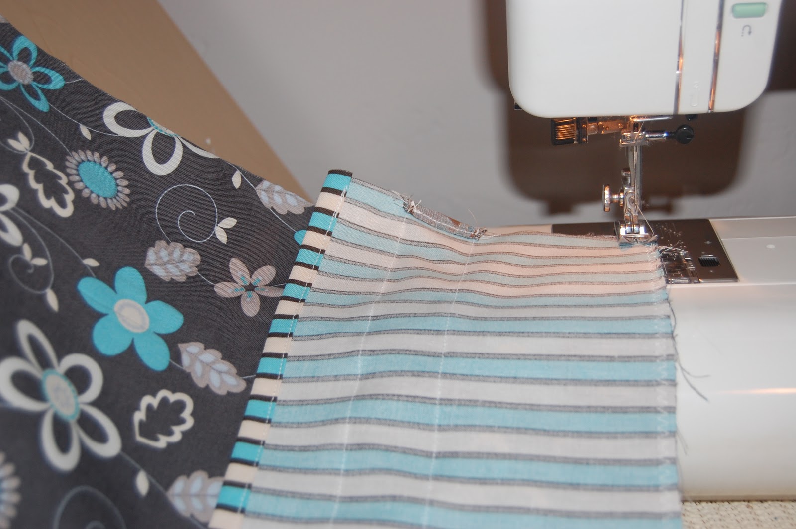 Make a Nursing Cover {HOWTO} I Heart Nap Time