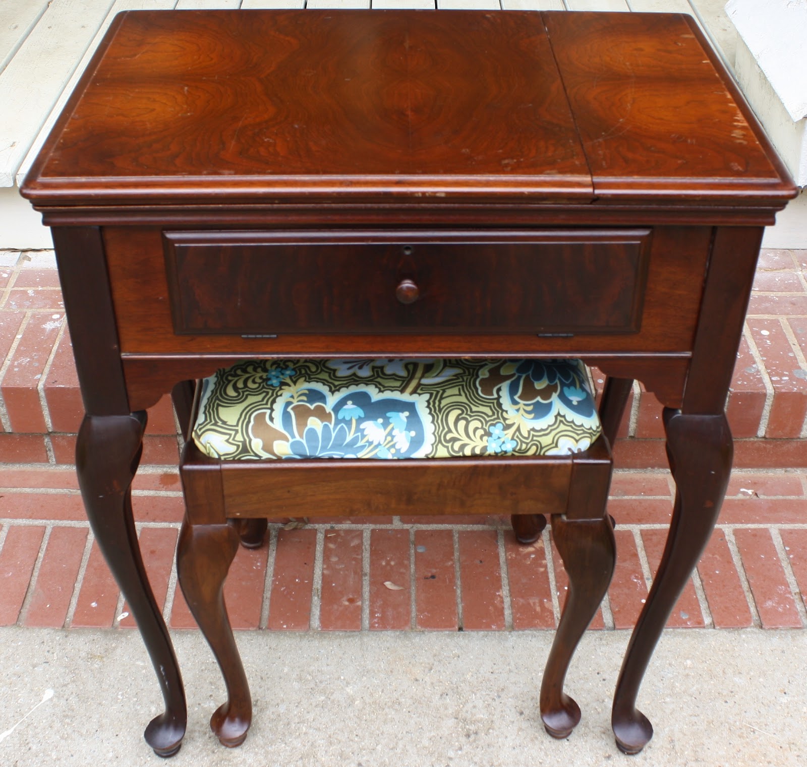 Eleanor Meriwether Singer 2012, Queen Anne Sewing Table and Stool