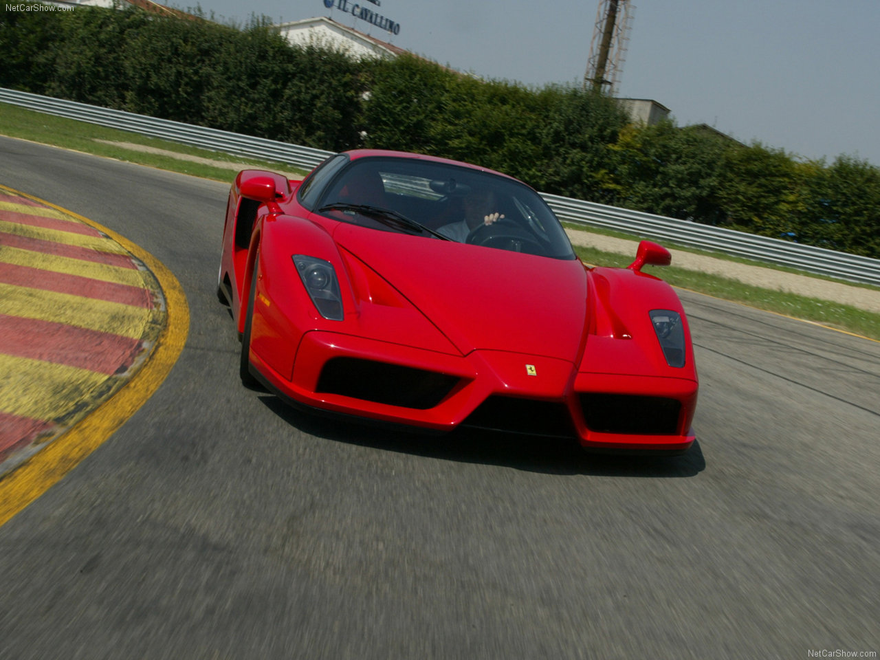 http://3.bp.blogspot.com/-AAmz_dZK1wI/TYoHBH8WqsI/AAAAAAAAC8o/6ml20efoE7c/s1600/Ferrari-Enzo_2002_1280x960_wallpaper_07.jpg
