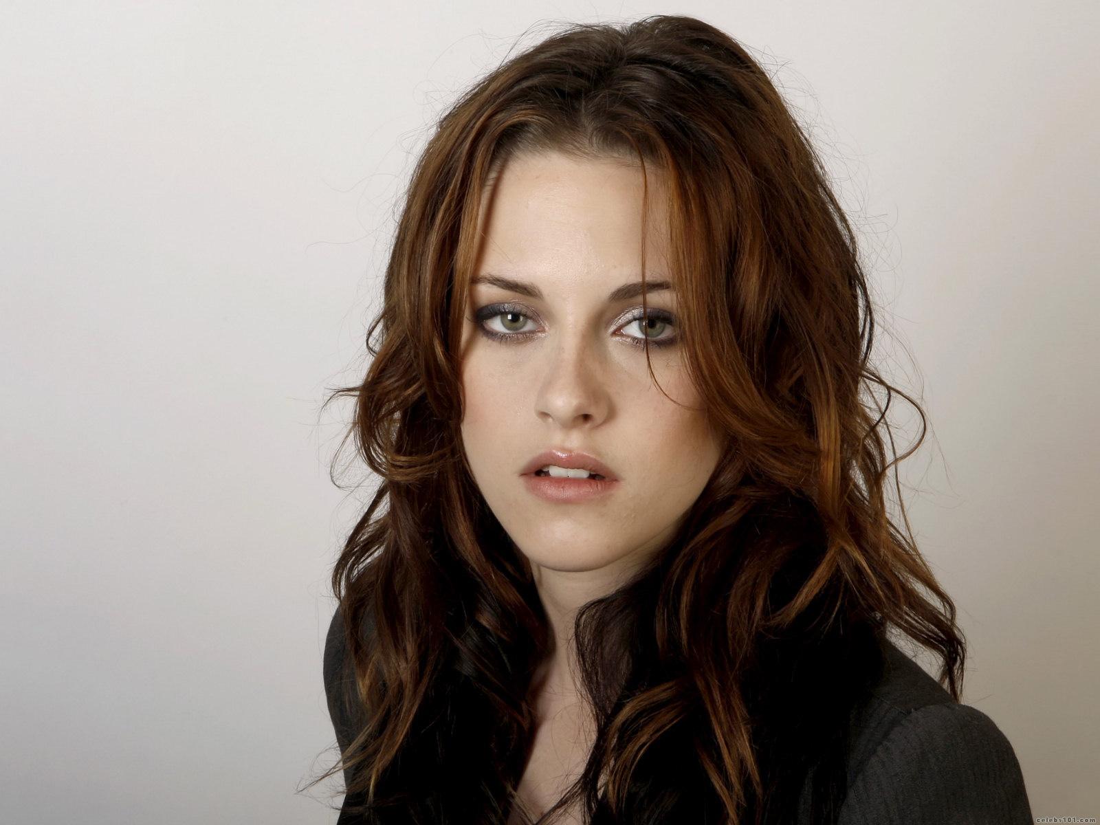 http://3.bp.blogspot.com/-AB0CBh2jX50/T8spWyFH1JI/AAAAAAAAAME/r2y-TTNEGio/s1600/Kristen+Stewart+HQ+Wallpapers+(10).jpg