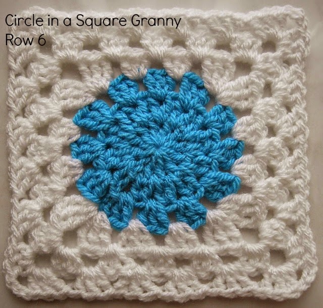 Zooty Owl's Crafty Blog Circle in a Square Granny Wade's Blanket CAL