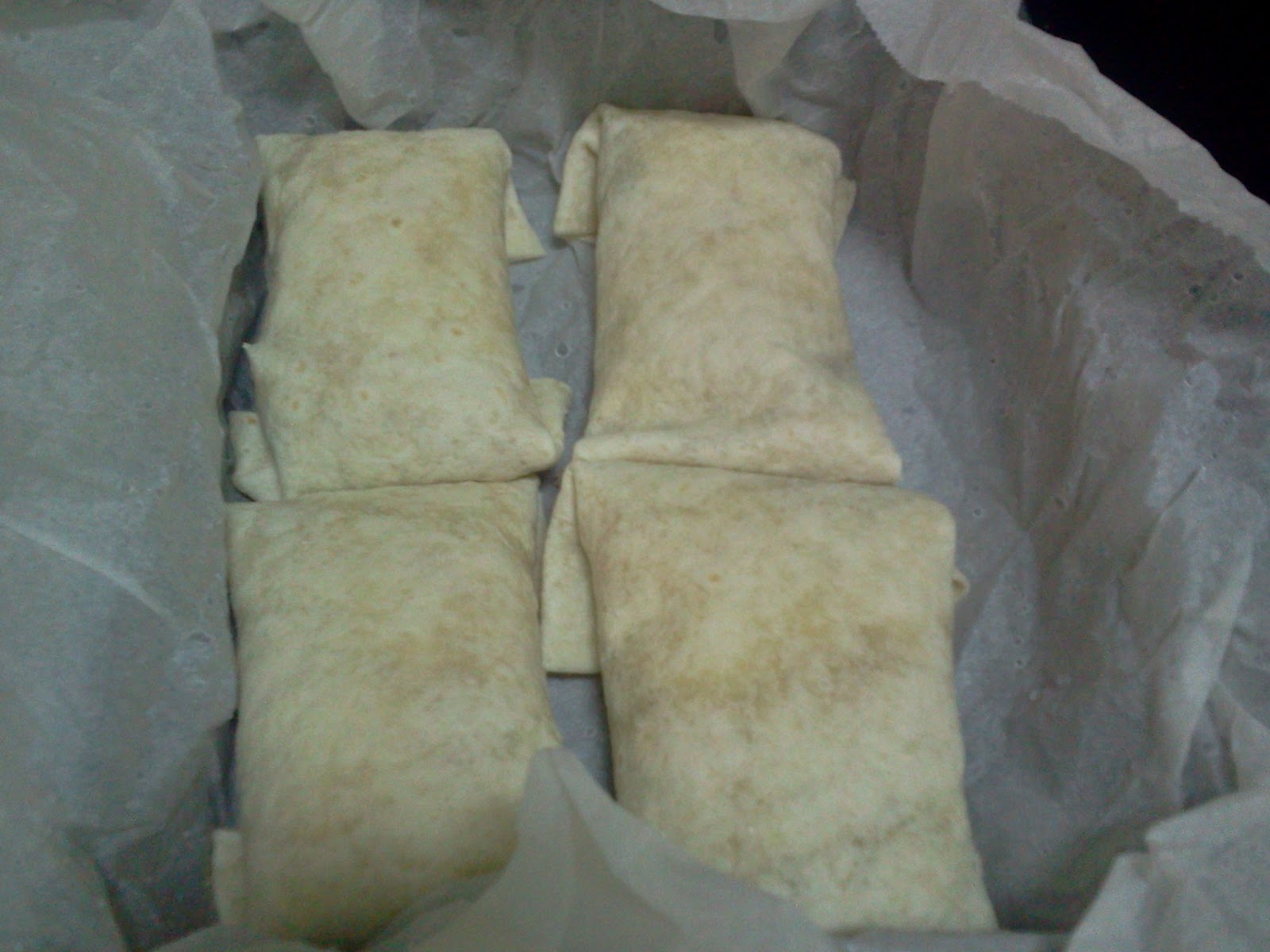 Flautas de jamón york con queso y de bacon con setas variadas con un